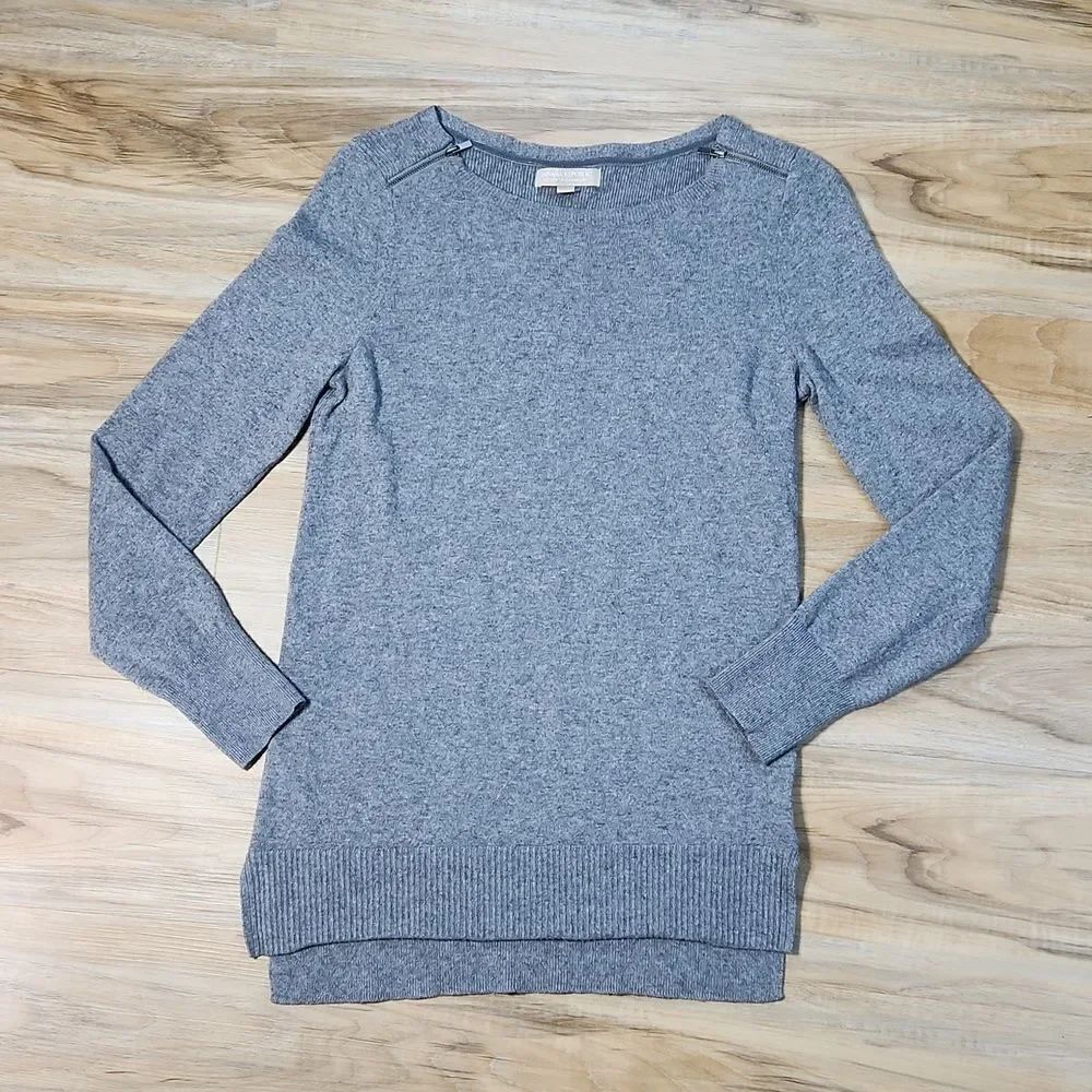 ☔️🔹️Banana Republic Gray Cashmere Zipper Shoulder Sweater Medium